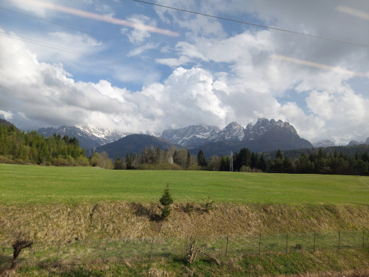 Bécs-Velence vonatút havas hegyek